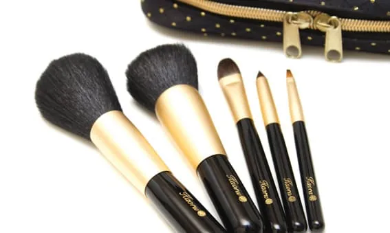 メイクブラシ04